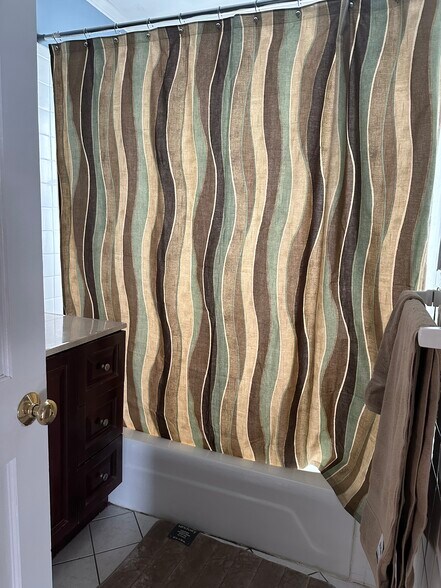 Building Photo - 24 Olcott St