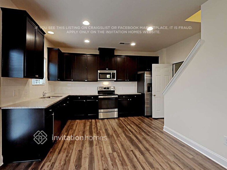 Building Photo - 9812 Maywine Cir