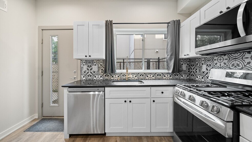 Building Photo - 1852 N Marshall St