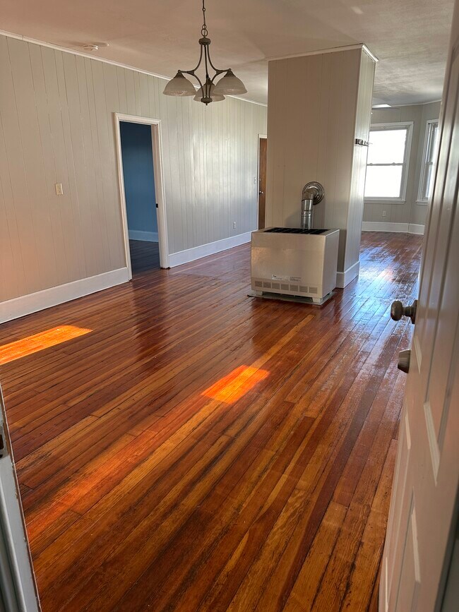 Dinning room - 80 Sidney St