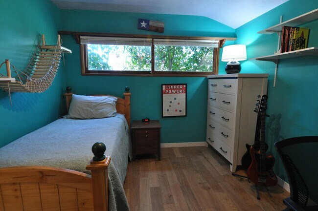 Building Photo - 4 Bedroom Pool Home for Rent in Woodland H...