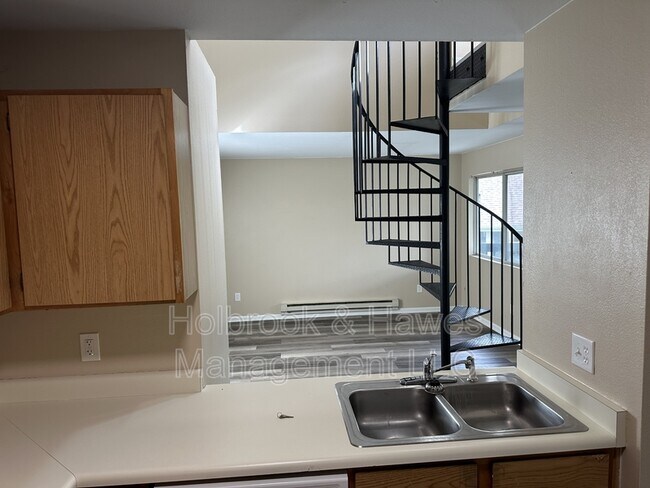 Building Photo - 4531 Boardwalk Dr
