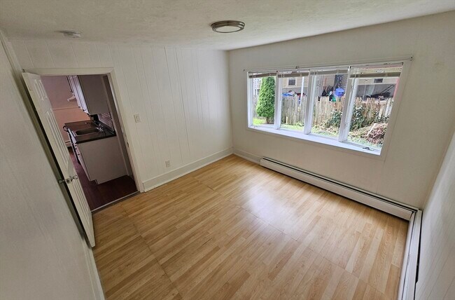 Building Photo - 5 Brookdale St