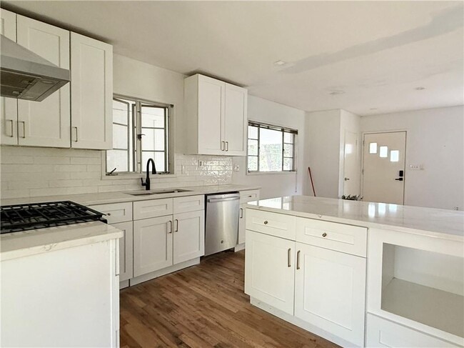 Building Photo - 2581 Farley St