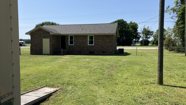 Building Photo - 328 E Billy Farrow Hwy