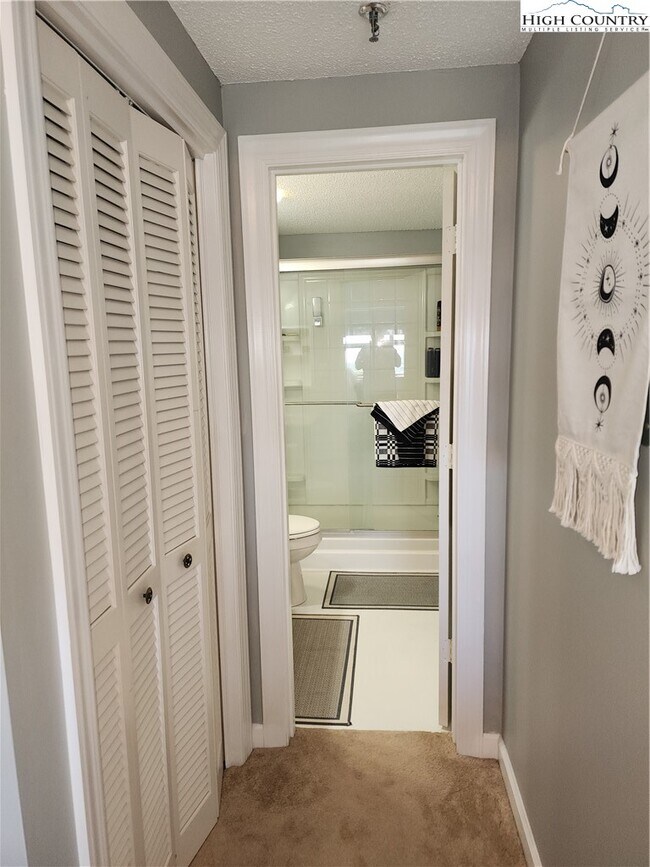 Building Photo - 303 Sugar Top Dr