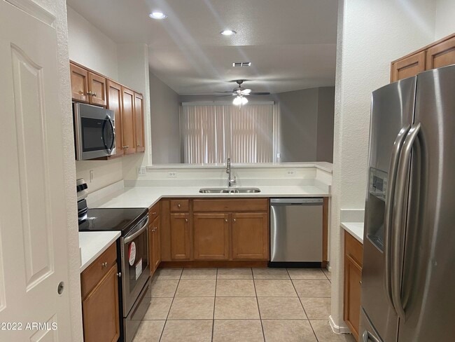 Building Photo - 11634 W Western Ave