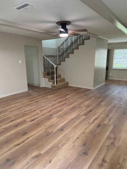 Building Photo - 96 Panorama Dr