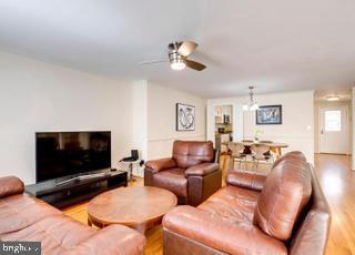 Building Photo - 8931 Park Forest Dr