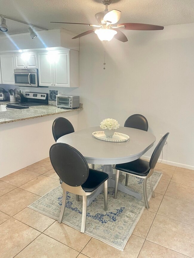 Building Photo - 1605 16th Terrace