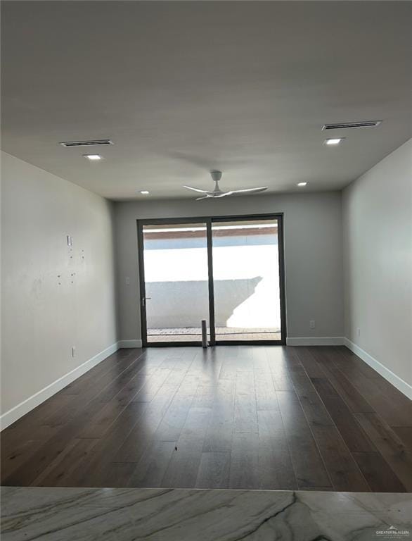 Building Photo - 11 E Sandyhills Ave