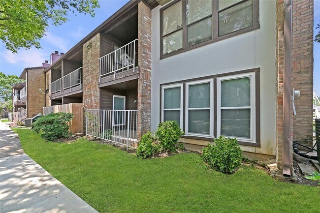 Building Photo - 6633 W Airport Blvd
