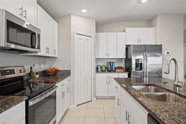 Building Photo - 31713 Sun Kettle Lp