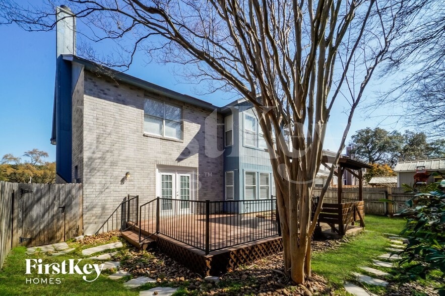 Building Photo - 14219 N Hills Village Dr