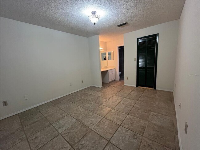 Building Photo - 3222 Hammersmith Rd