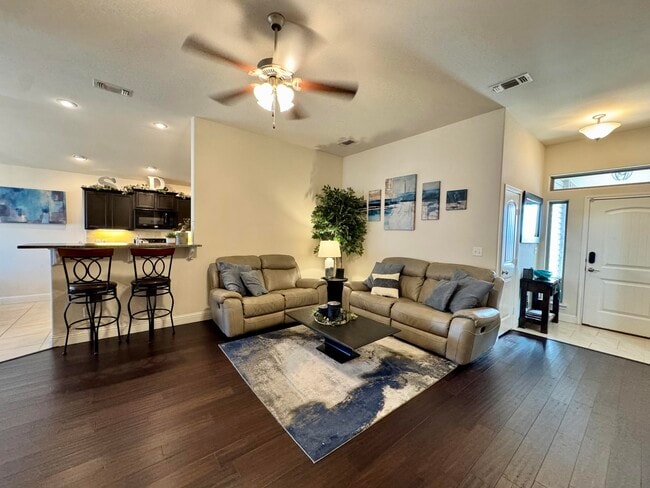 Building Photo - 5718 111th St