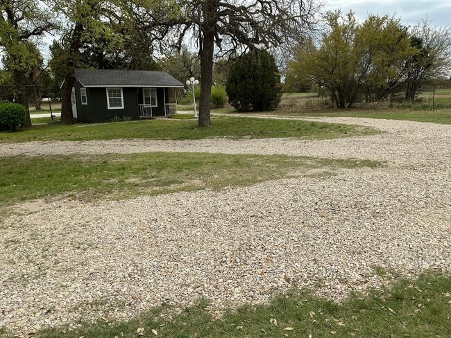 Building Photo - COMING SOON 4/2 with Acreage & BONUS SPACE