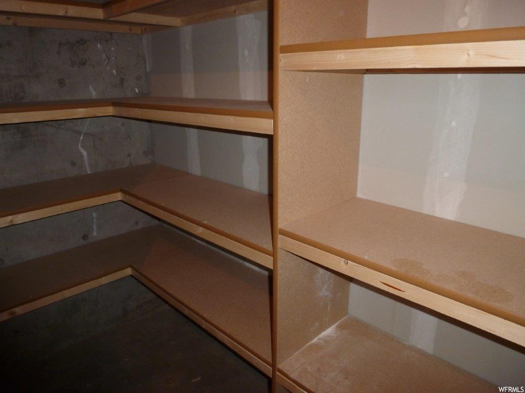 Cold storage - 1000 E Bluffview Dr