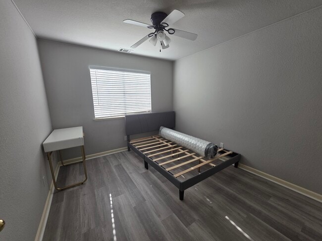 Building Photo - 6225 Thicket Ct