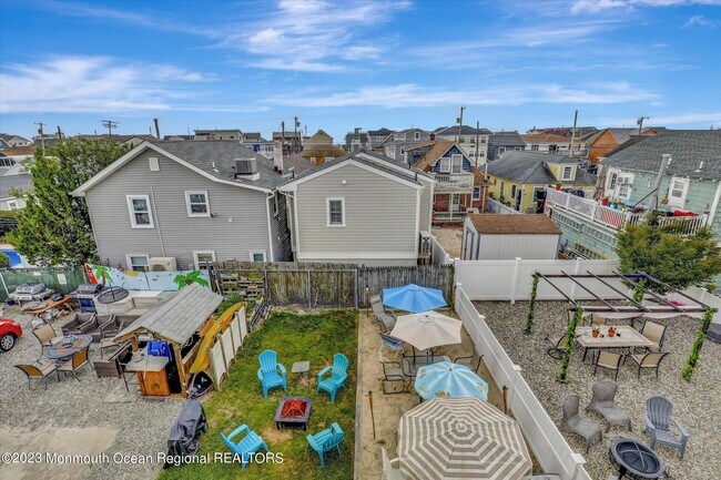 Building Photo - 120 Randall Ave