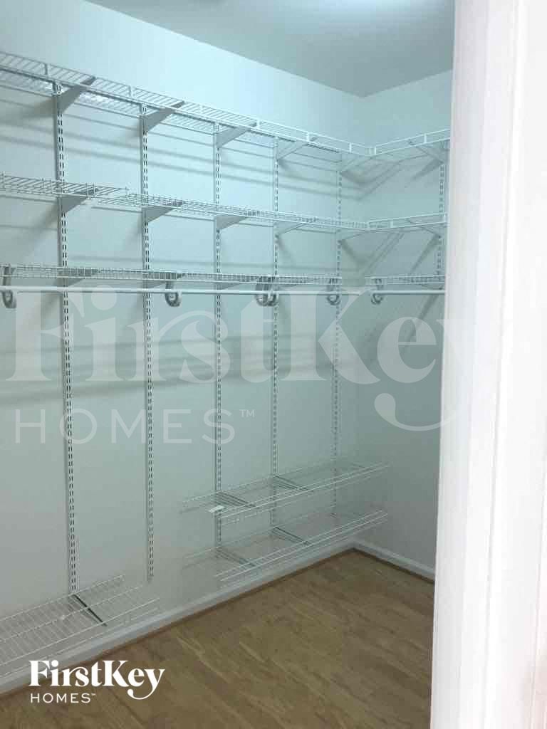 Building Photo - 4065 Eastford Court