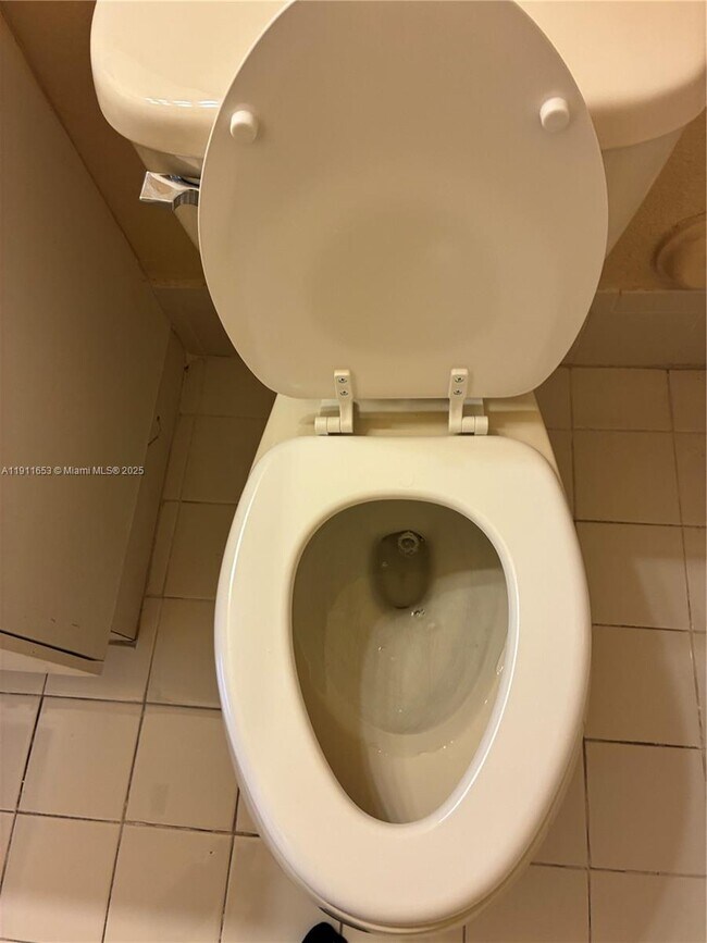 Building Photo - 1536 SE 25th St