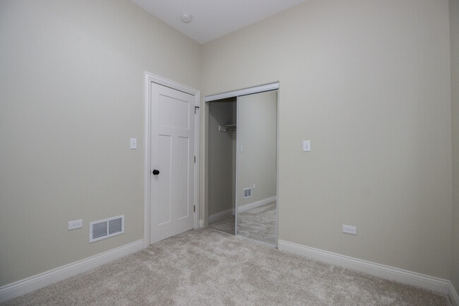 Building Photo - 5738 S Sangamon St