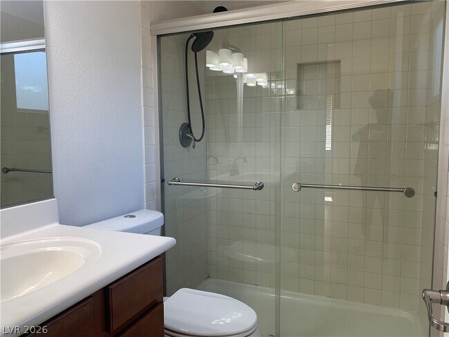 Building Photo - 548 Zuber Ave