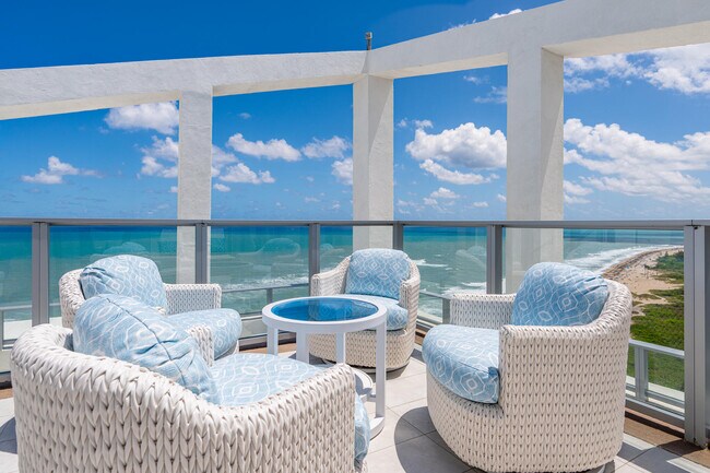 Building Photo - 3100 N Ocean Dr