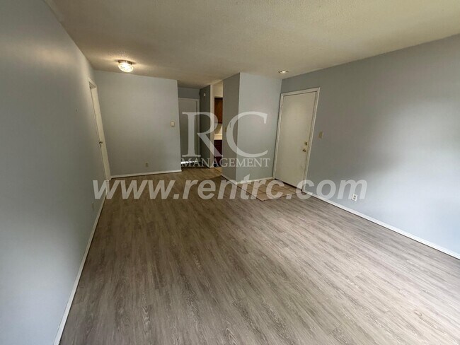 Building Photo - 123-13 Attica-W
