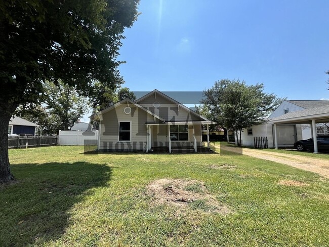 Building Photo - Modern 4 Bedroom 2 Bathroom home for rent!