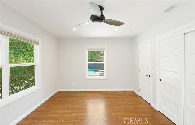 Building Photo - 933 W Riviera Dr