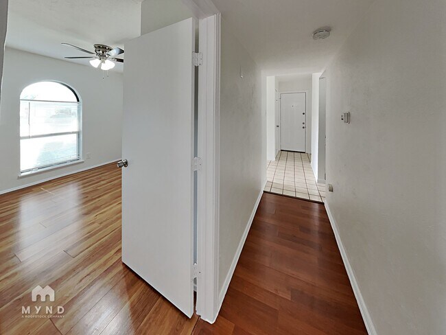 Building Photo - 551 Oldbridge Dr