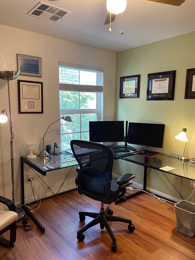 Home Office/3rd BD - 3912 Sweet Pine St