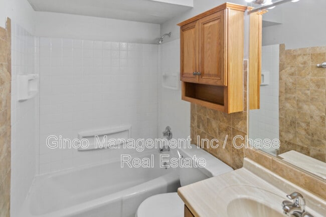 Building Photo - 17754 Rosewood Dr