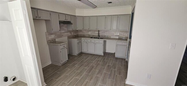 Building Photo - Spacious 3BR/2BA Home In Montgomery, AL