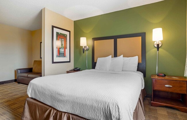 Building Photo - Furnished Studio-Houston - Sugar Land