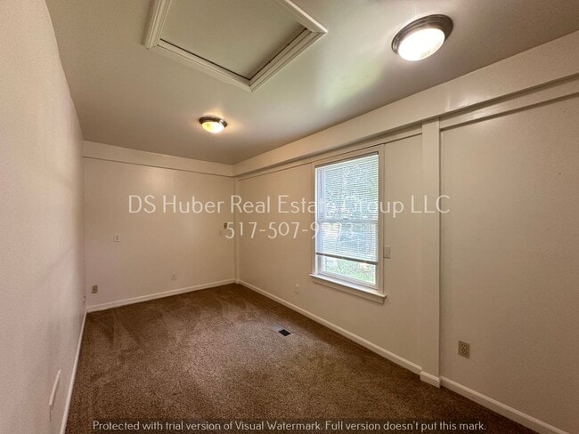 Building Photo - 206 S Fairview Ave