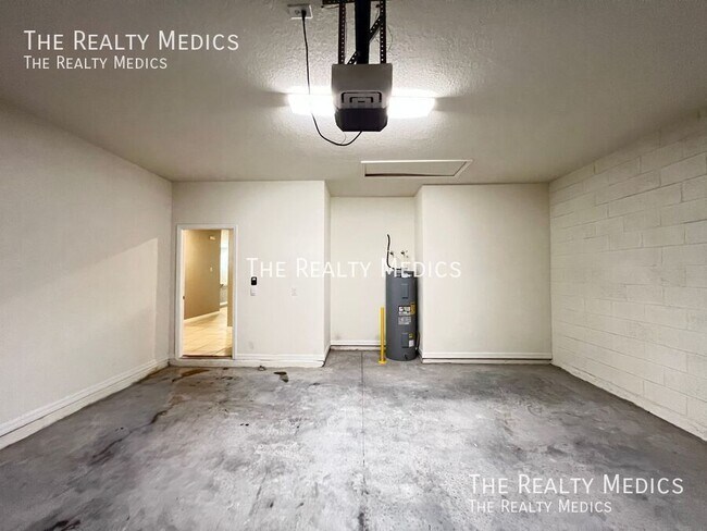 Building Photo - 8053 Penrose Pl