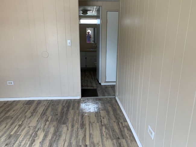 Building Photo - Two Bedroom One Bath Manufactured Home - G...