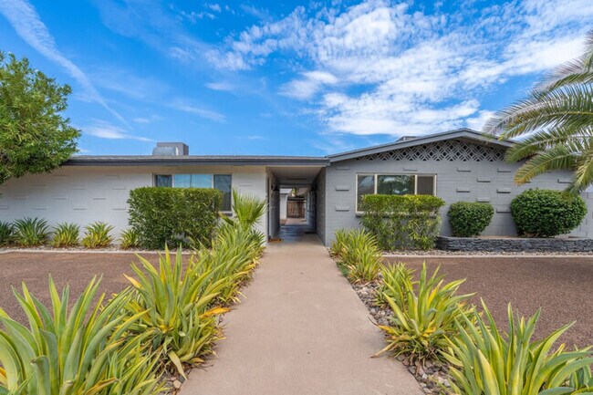 Building Photo - Fashion Square Apt1|SWVillage|Scottsdale|8...