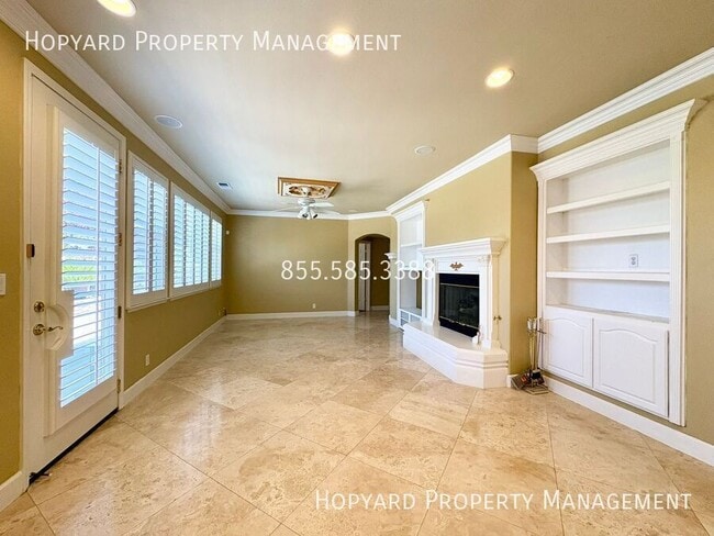 Building Photo - 9619 Velvetleaf Cir