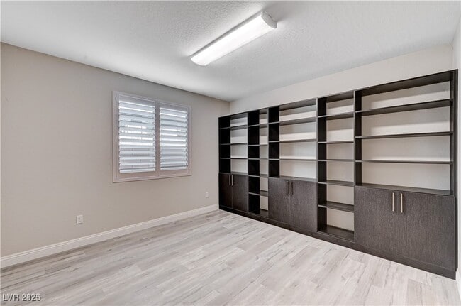Building Photo - 2110 Millergrove Ave