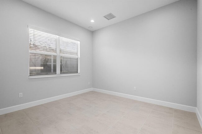 Building Photo - 14192 Lacebark Ln