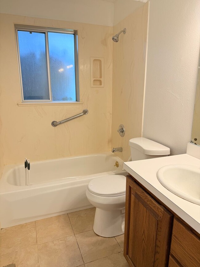 Building Photo - Great Home for rent