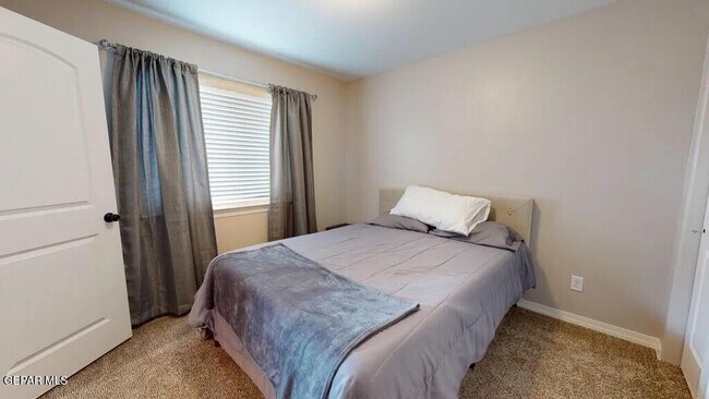 Building Photo - 3270 Mansour Farah St
