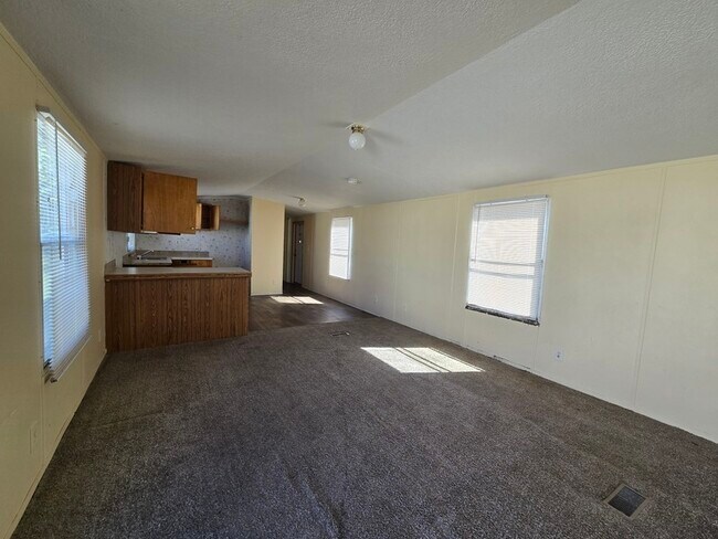 Building Photo - 2412 Cattail Cir