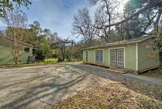 Building Photo - 125 Queen Anne Cir