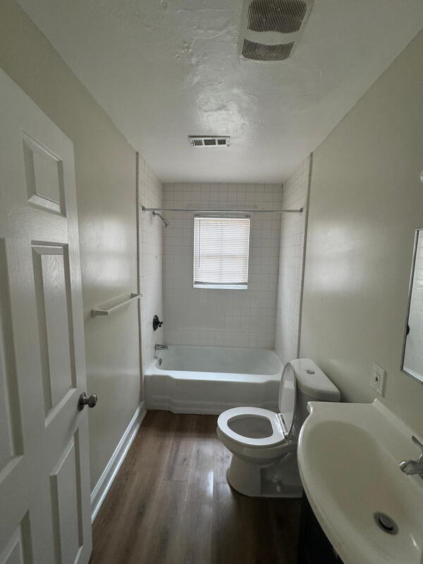 Building Photo - 809 Fletcher Ave