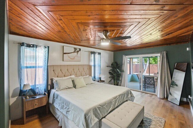 Building Photo - 1326 SW Bartell Ave